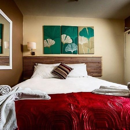Dockside Hotel Лондон Екстер'єр фото